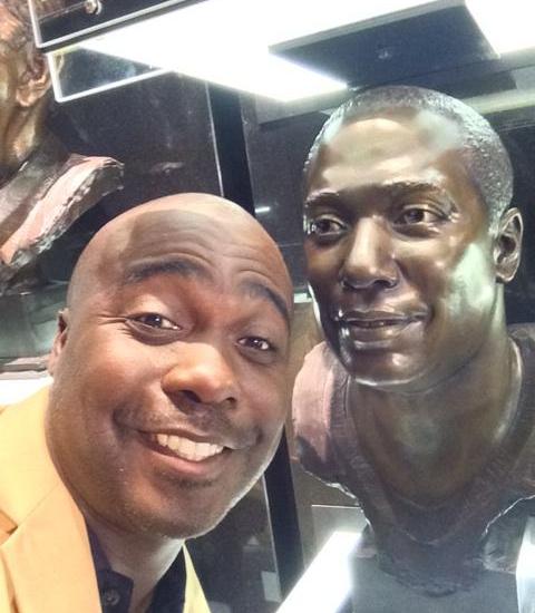 marshall-faulk-hall-of-fame-selfie-jpg.19682